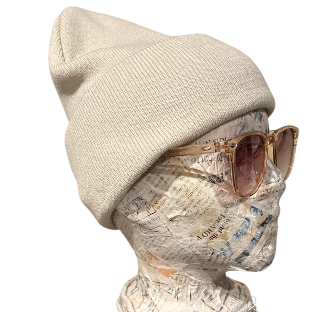 Urban Outfitters Jessie Beanie Cream/Oatmeal color NWT
